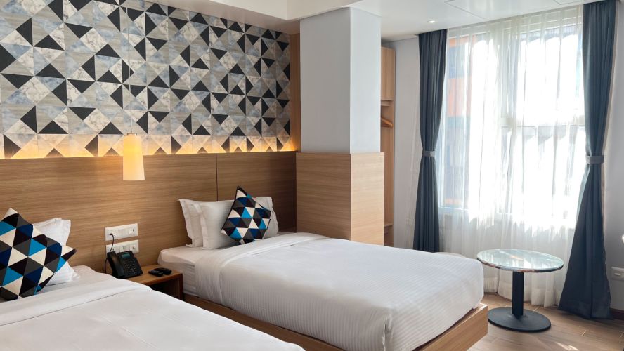 dlx-twin-room