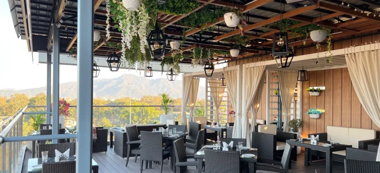polo-lounge-banner