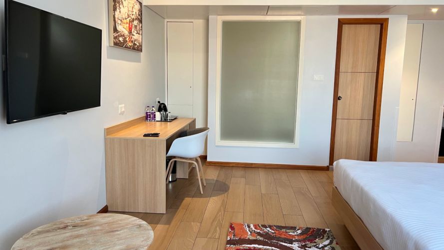 premium-king-room-4